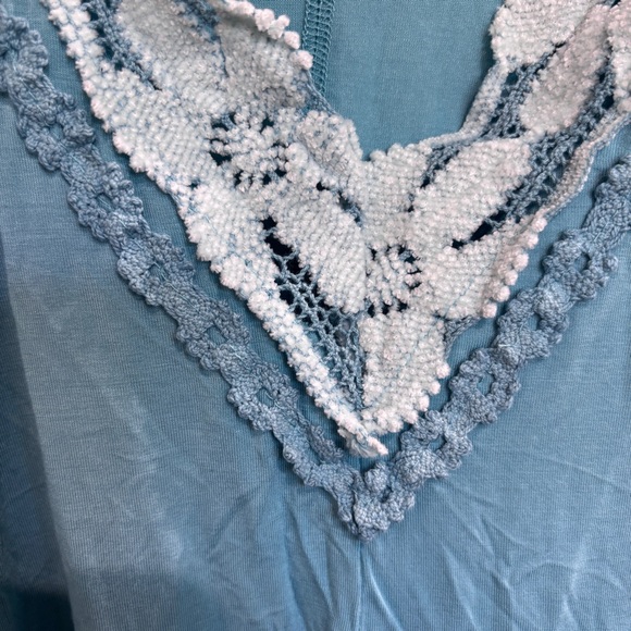 POL blue floral tank - Picture 3 of 6